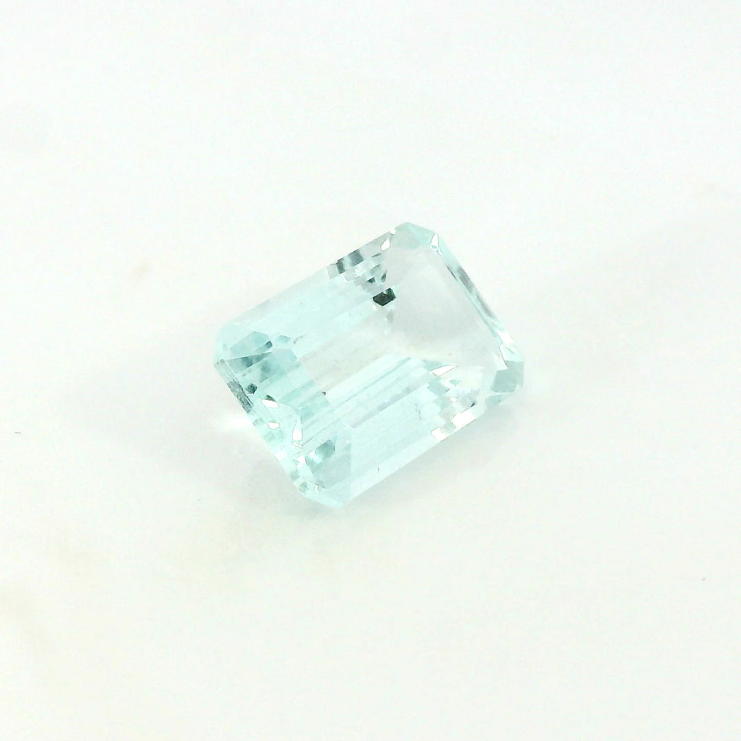 Stunning 4.39ct Emerald Cut Paled Turquoise Blue Aquamarine