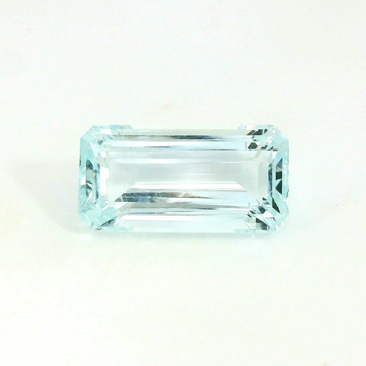 Stunning 6.57ct Emerald Cut Very Light Blue Aquamarine