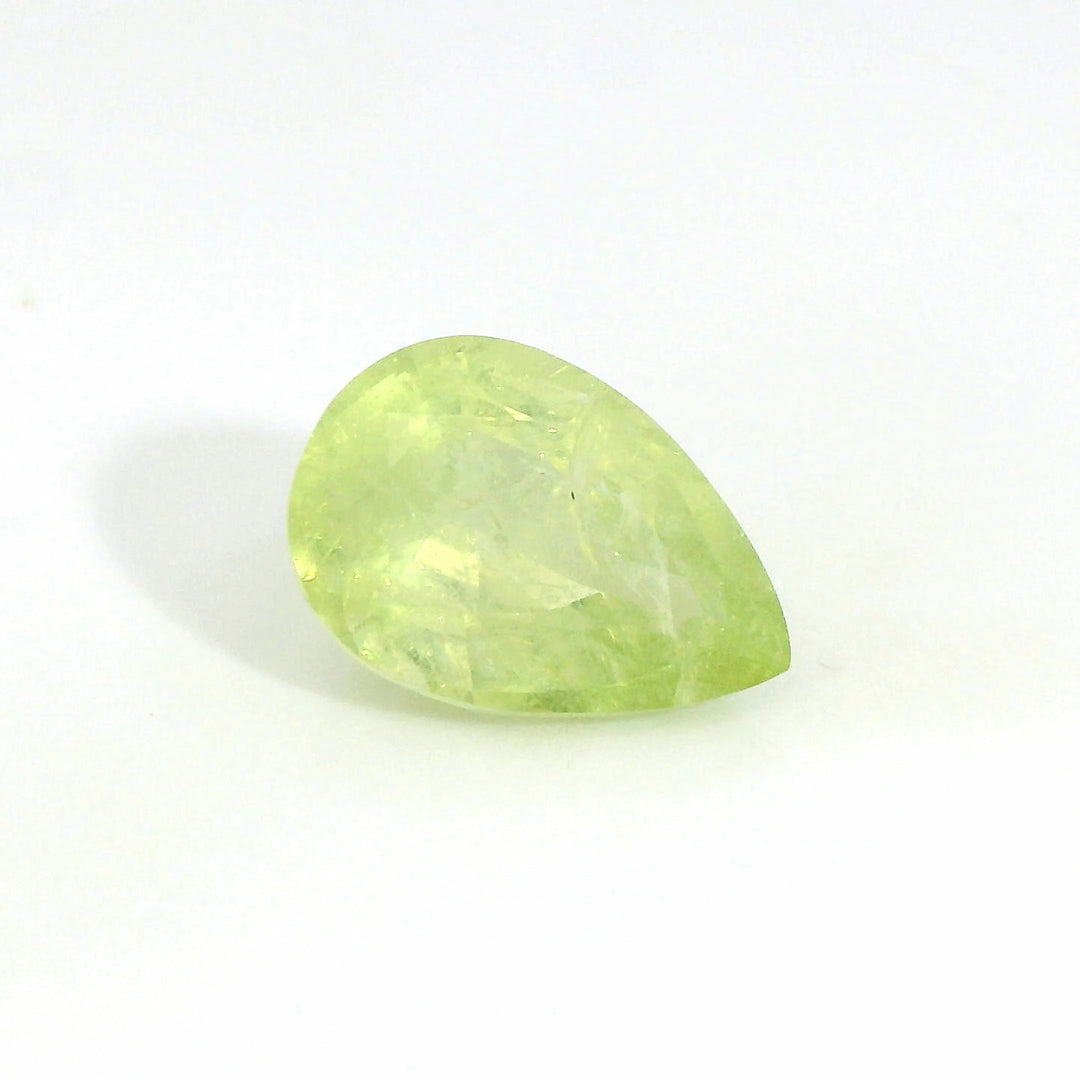 Elegant 3.92ct Pear-Shaped Apple Green Sapphire