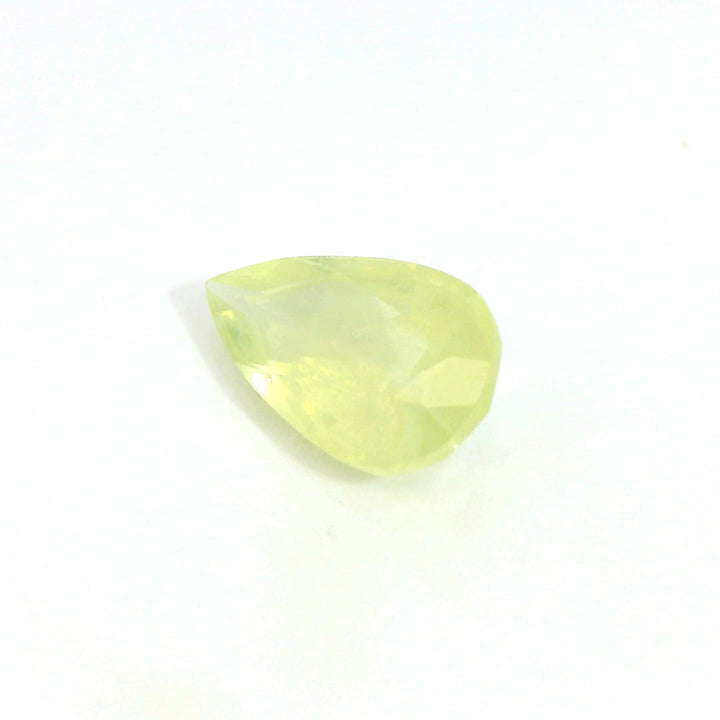 Elegant 2.76ct Pear-Shaped Green-Yellow Sapphire