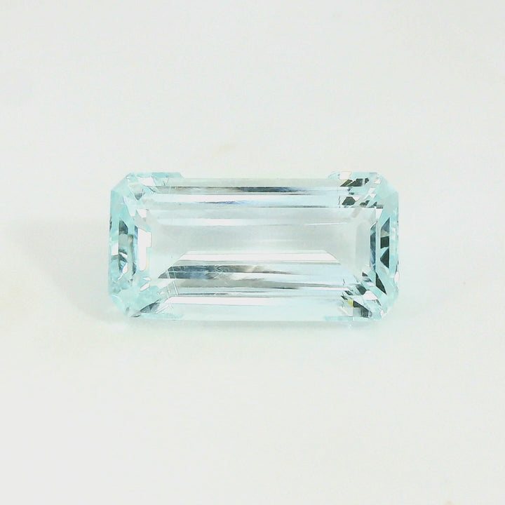 Stunning 6.57ct Emerald Cut Very Light Blue Aquamarine